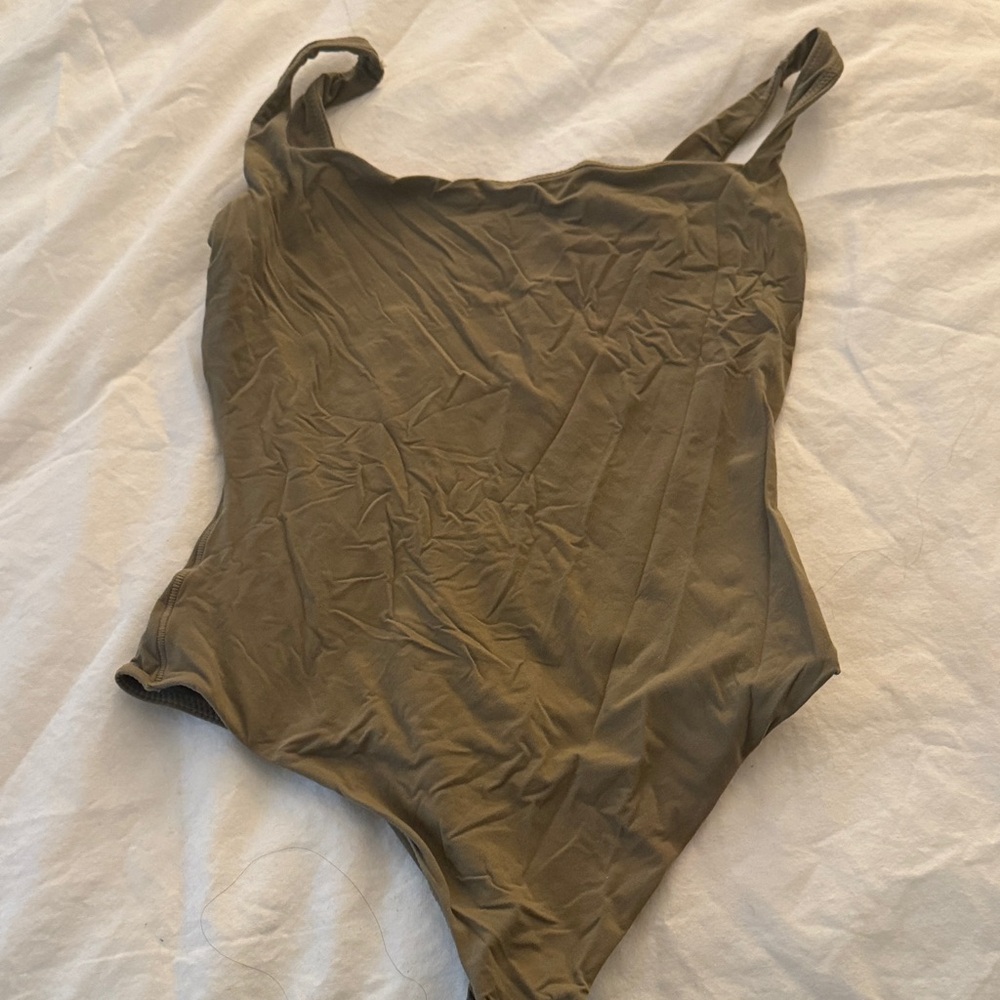 Skims body suit size small